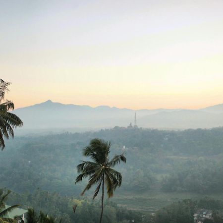 Serenity Hill Oasis Hotel Kandy Ngoại thất bức ảnh